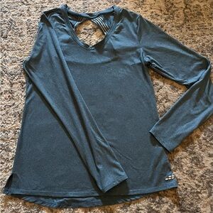 beg Women's Athletic Tunic
Top Size Medium - Thumb Holes
& Key Hole Back